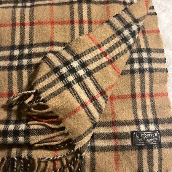 Burberry scarf - Picture 1 of 7